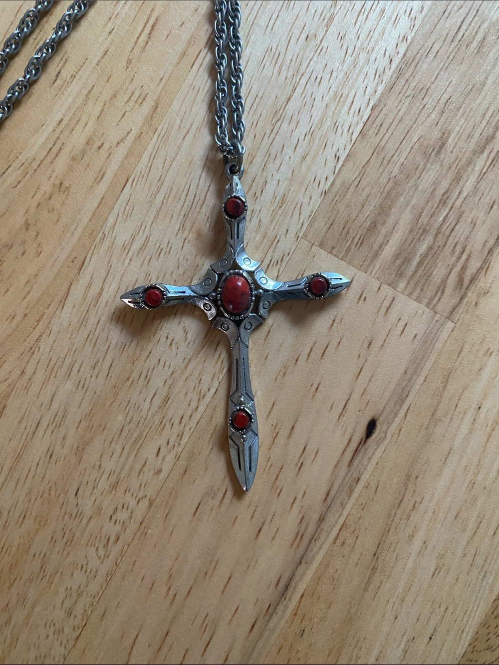 Vintage Mode-Art Gothic Cross Pendant Necklace with Red Stones
